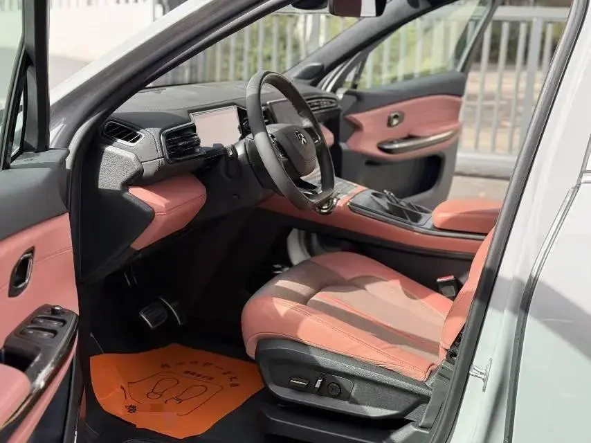 2022 NIO EC6 thumbnail 4