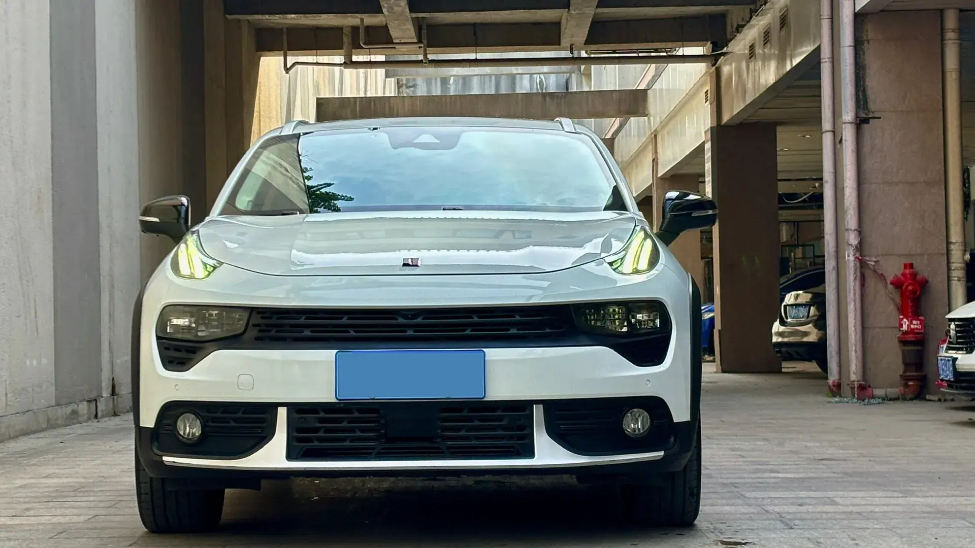 2019 LYNK&CO 02 thumbnail 2