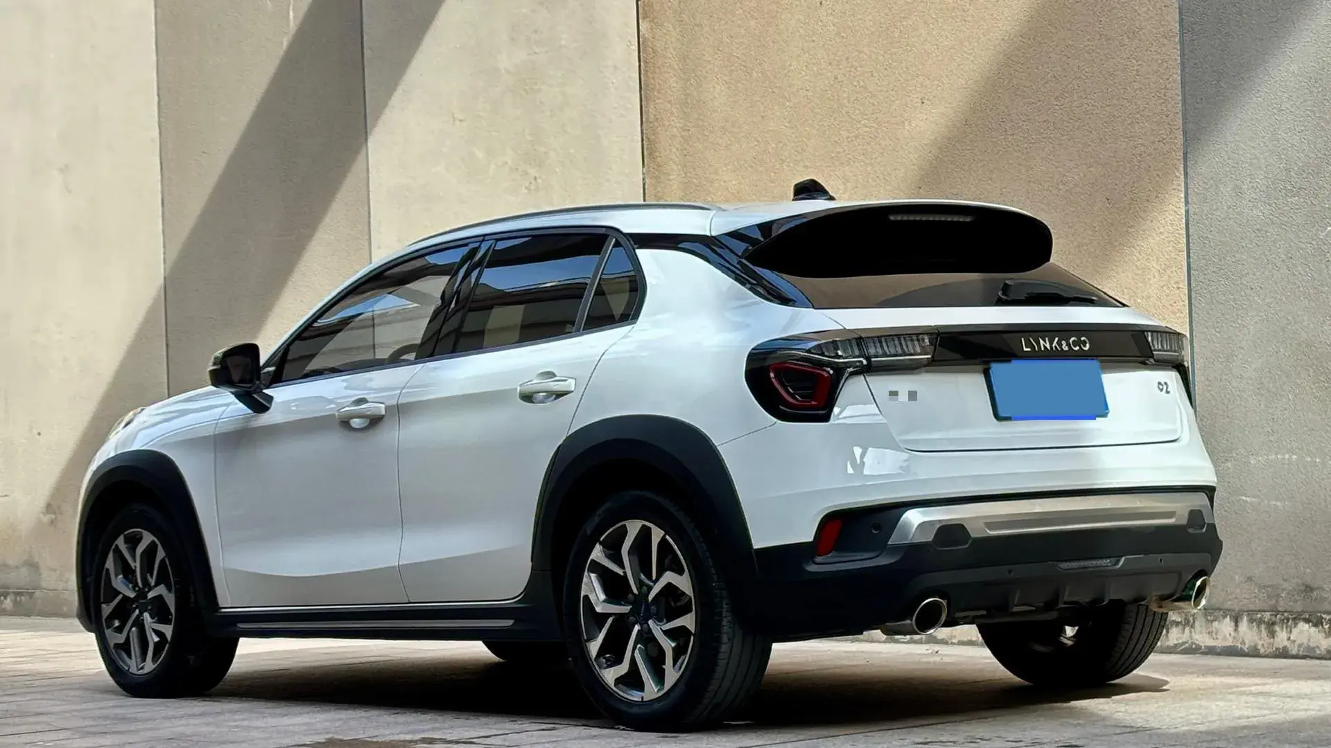 2019 LYNK&CO 02 thumbnail 3