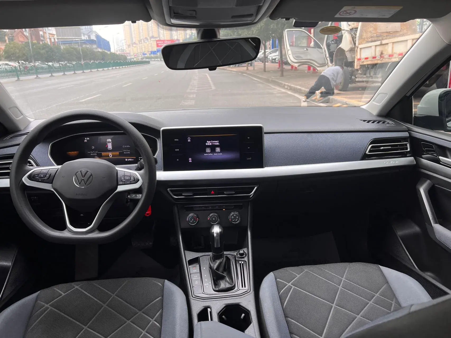 2023 VOLKSWAGEN LAVIDA thumbnail 4