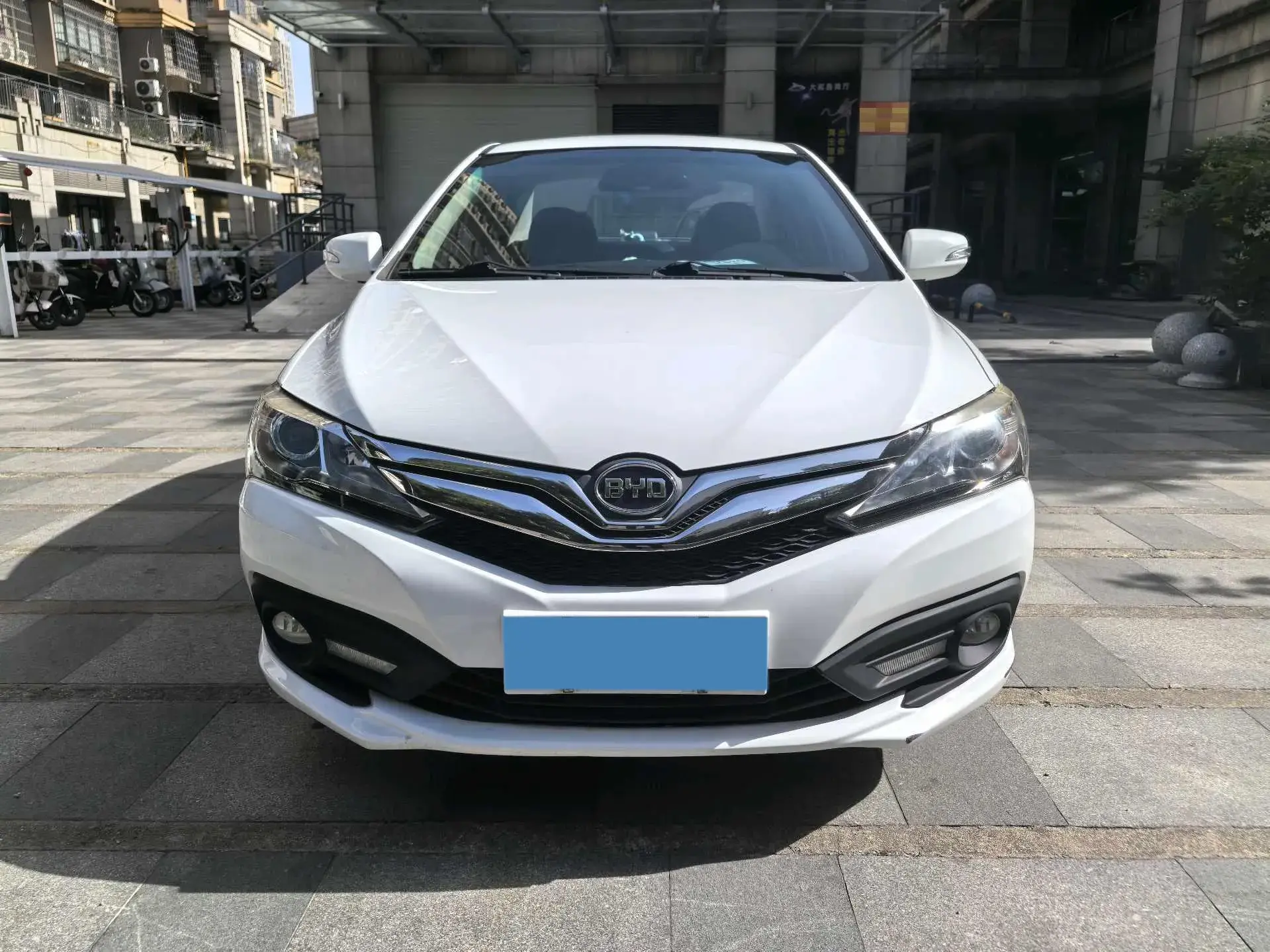 2016 BYD F3 thumbnail 2