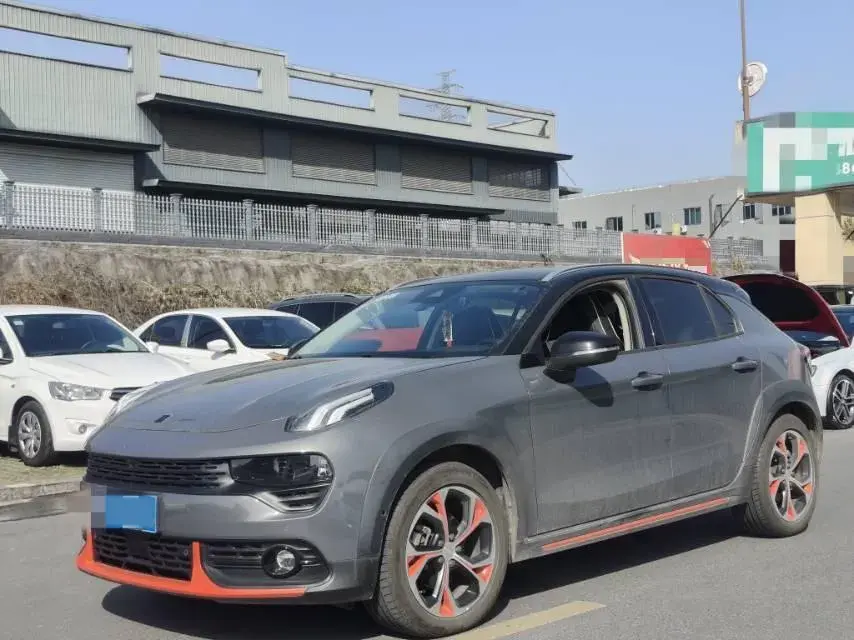 2018 LYNK&CO 02 view 1
