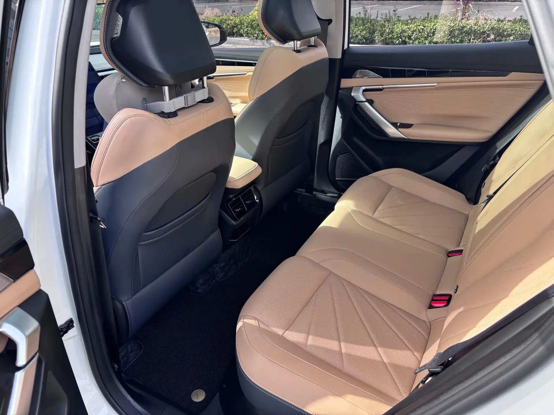 2023 GEELY STARRAY thumbnail 4