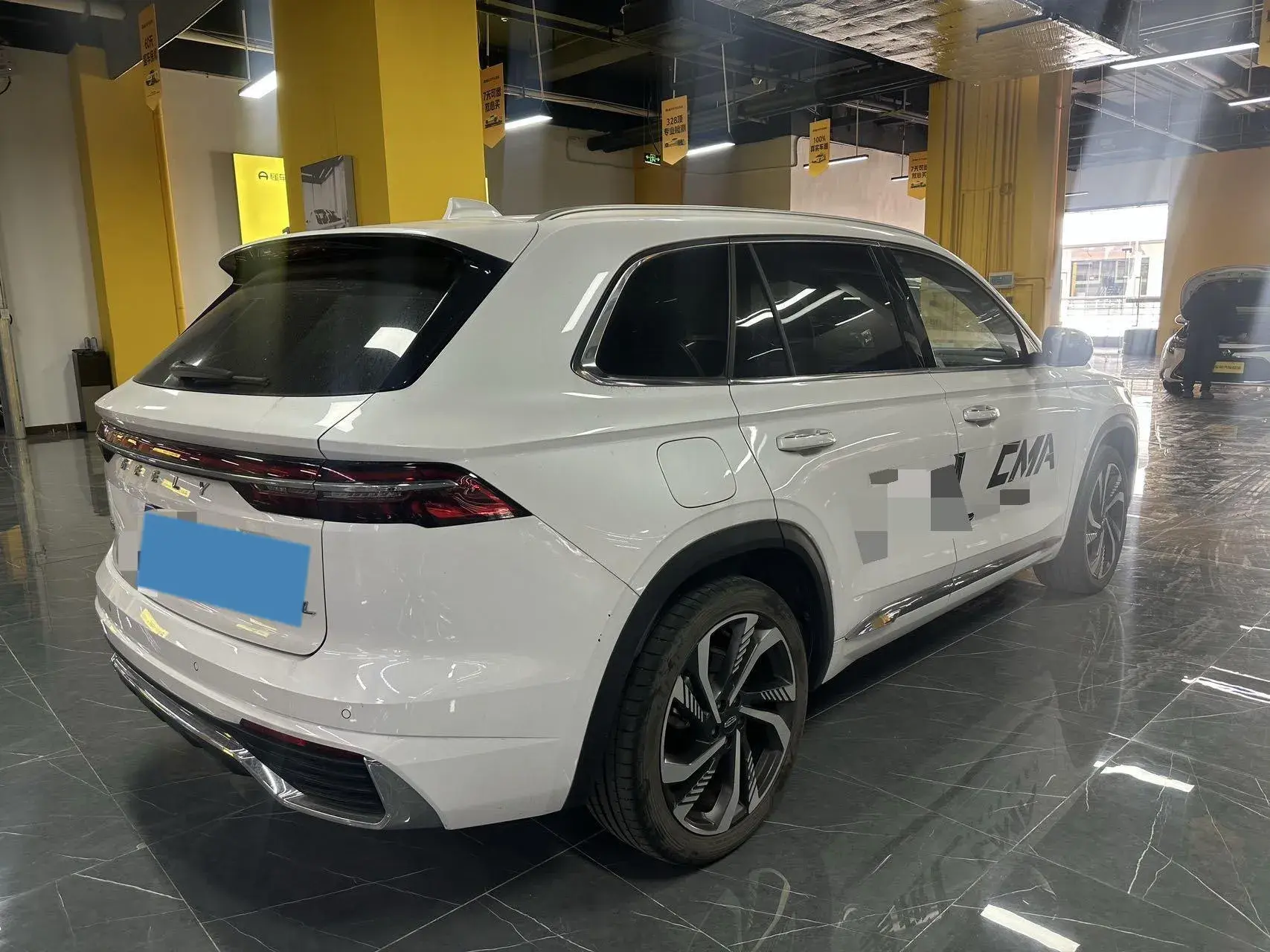 2024 GEELY MONJARO thumbnail 4