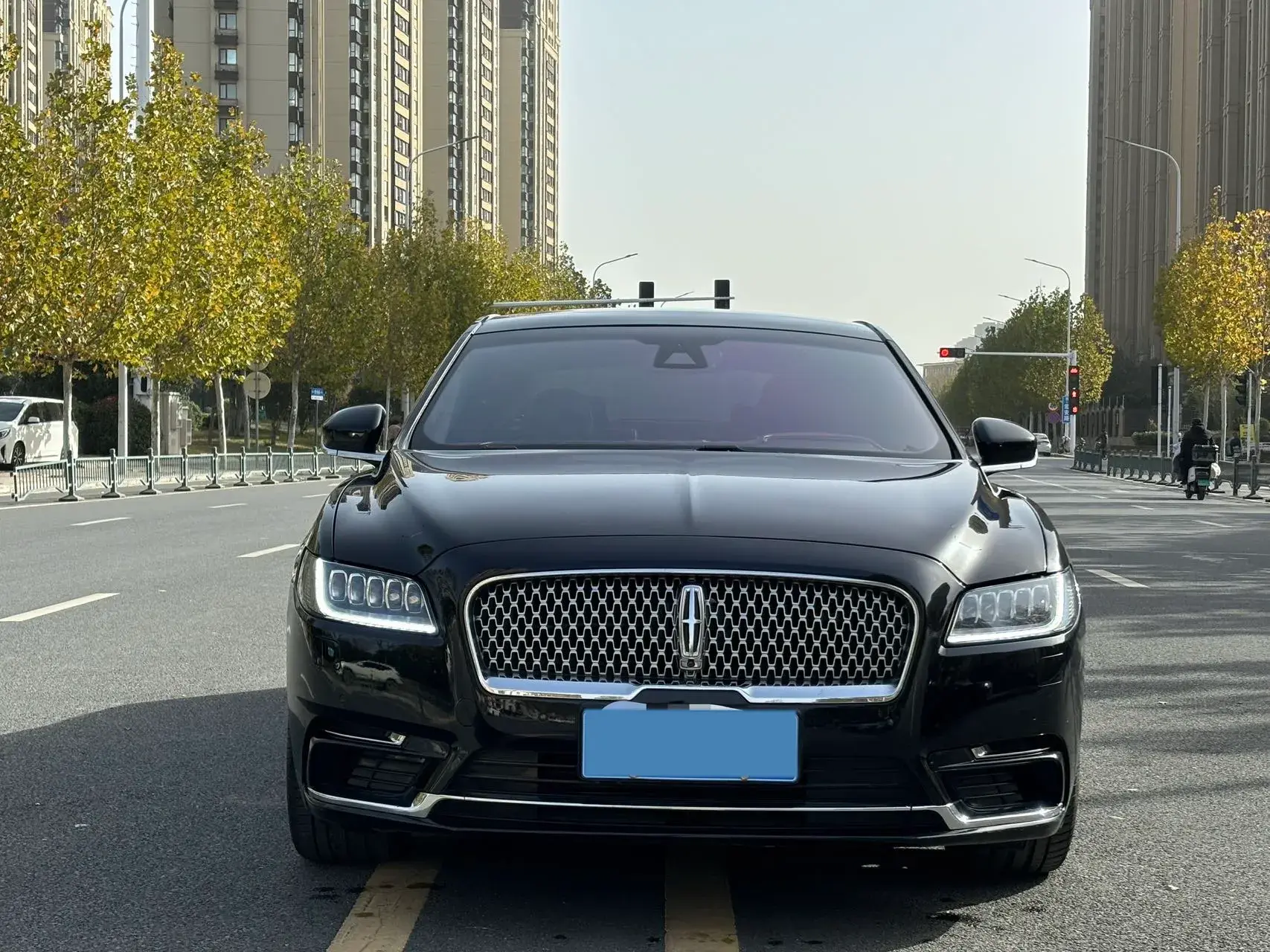 2019 LINCOLN CONTINENTAL thumbnail 2