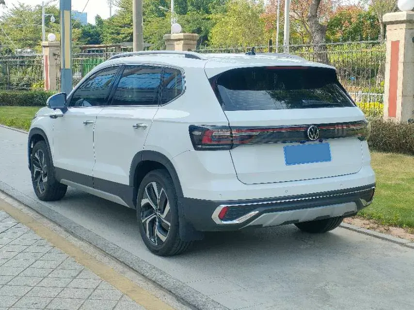 2025 VOLKSWAGEN THARU thumbnail 4