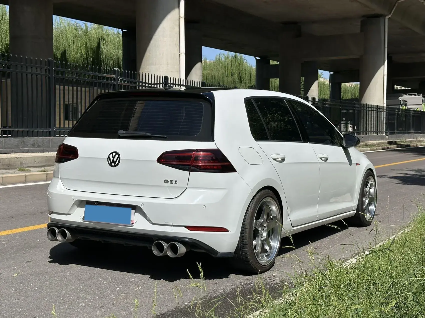 2019 VOLKSWAGEN GOLF thumbnail 4