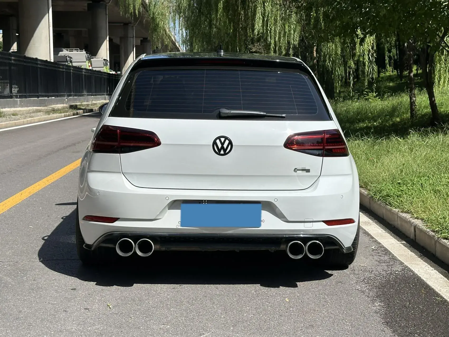 2019 VOLKSWAGEN GOLF thumbnail 3