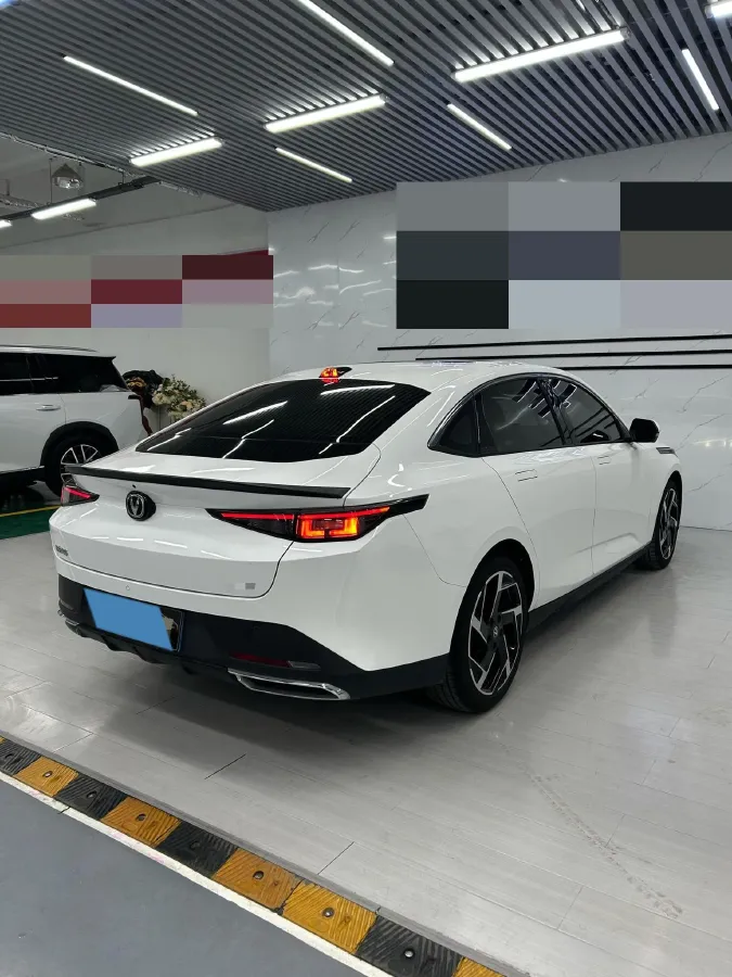 2023 ChangAn Lamore 1.5T 170HP L4 7DCT,autocango,china used car exporter,china ev exporter,chinese used car exporter,chinese used ev exporter