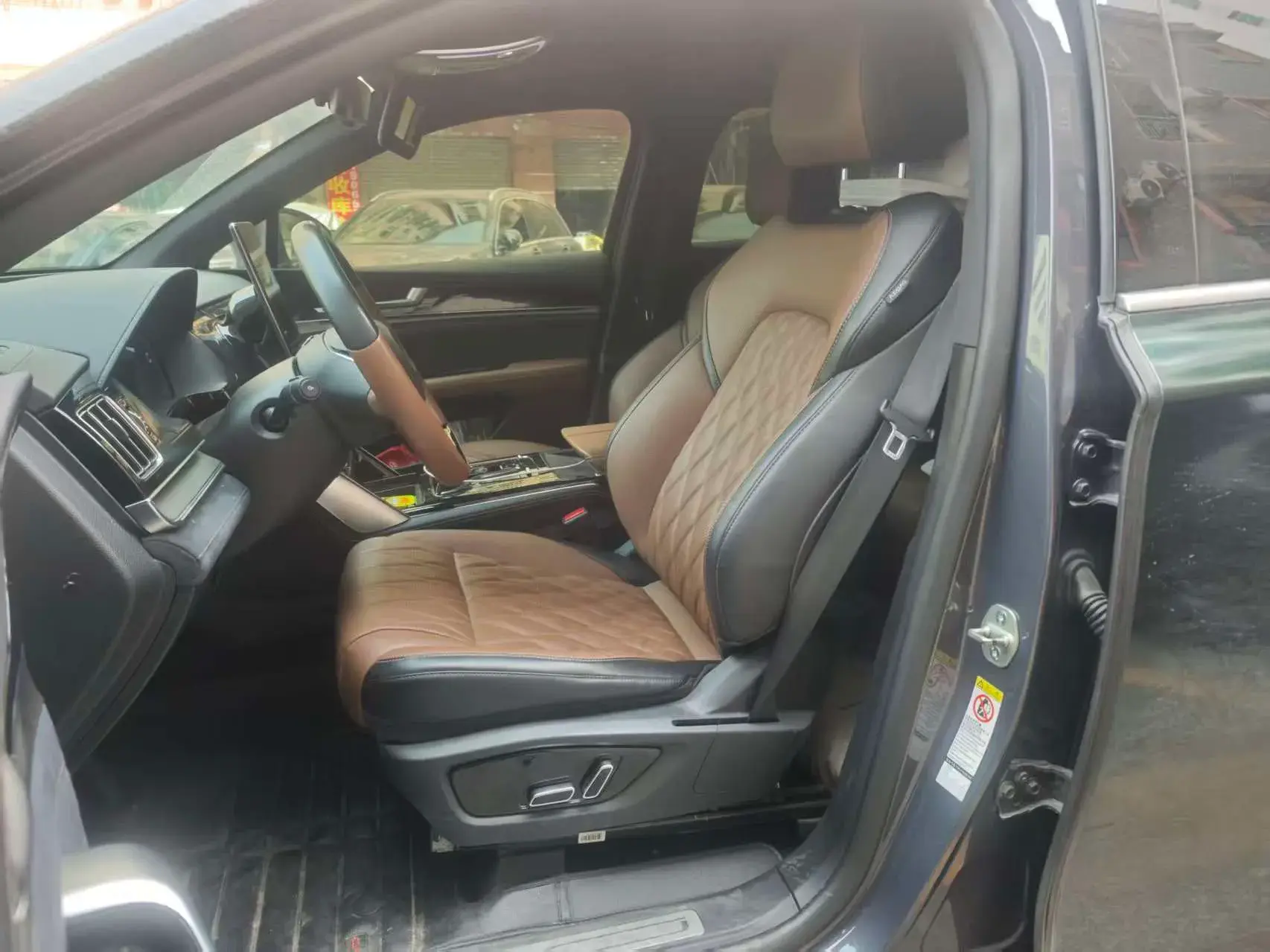 2021 BYD TANG thumbnail 3