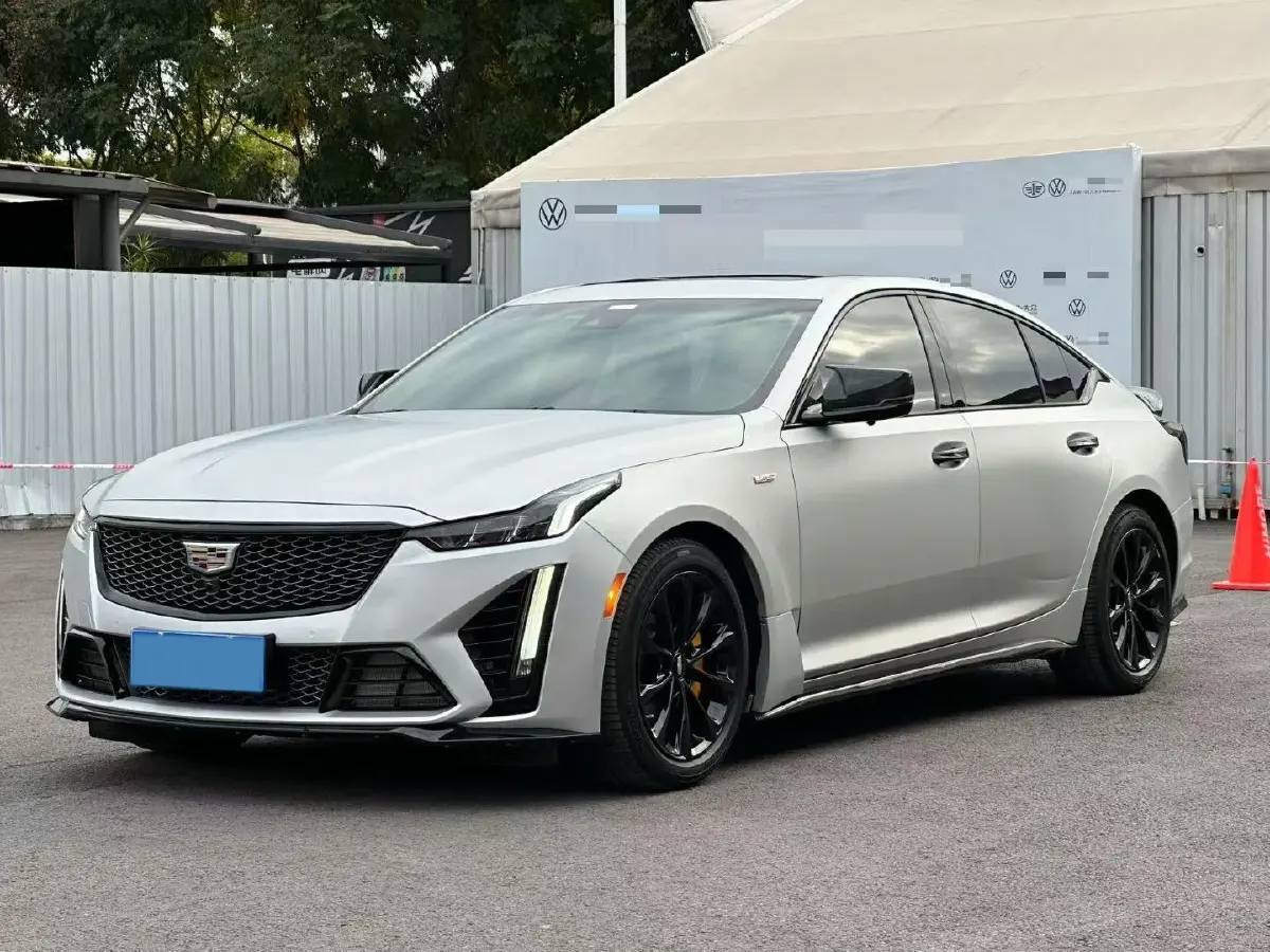 2022 Cadillac CT5 2.0T 237HP L4 10AT