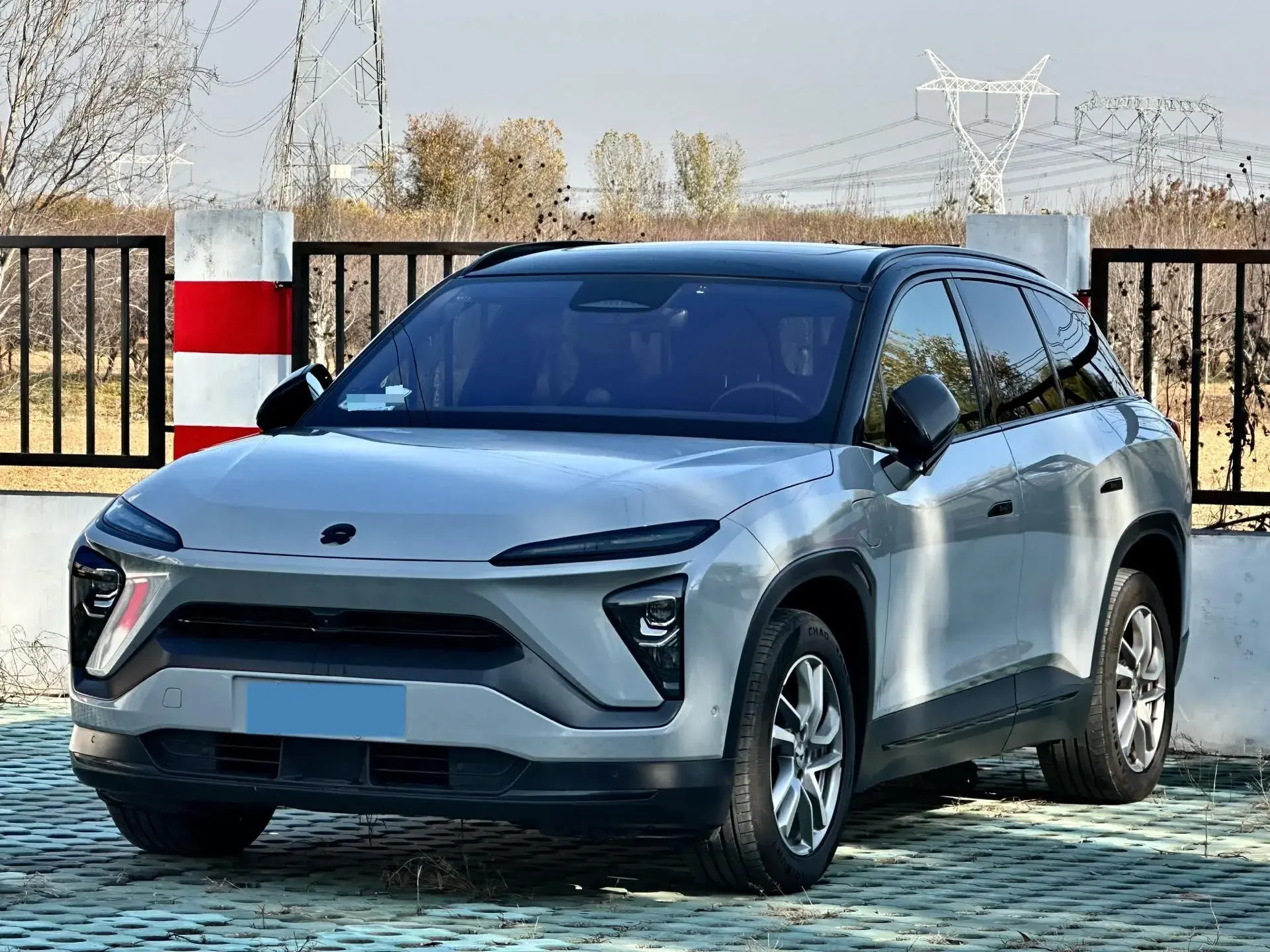 2019 NIO ES6 view 1