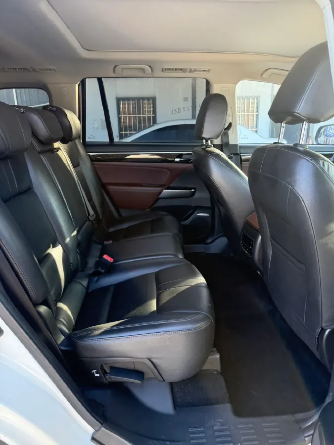 2017 GAC Trumpchi GS8 2.0T 201HP L4 6AT,autocango,china used car exporter,china ev exporter,chinese used car exporter,chinese used ev exporter