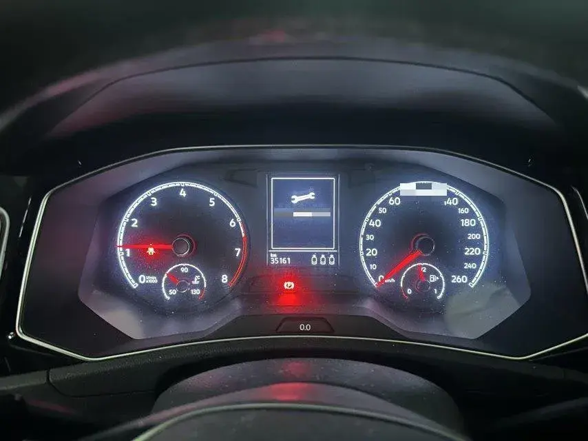 2019 VOLKSWAGEN T-ROC thumbnail 2