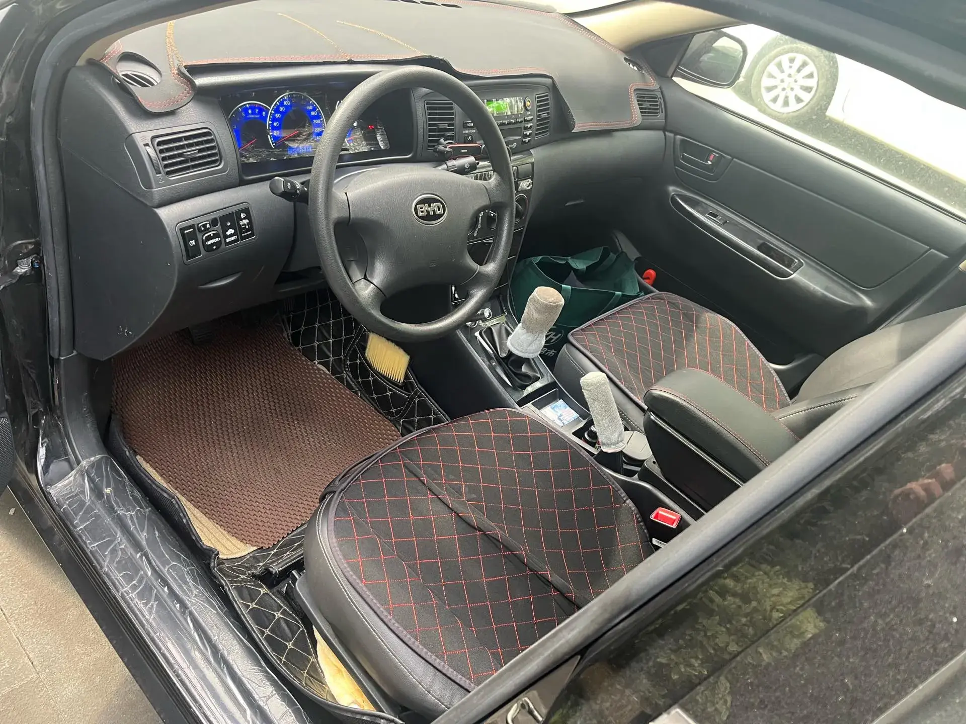 2020 BYD F3 thumbnail 3