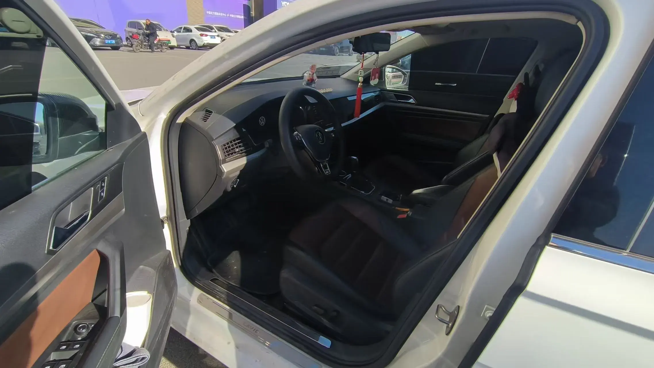 2021 VOLKSWAGEN LAVIDA thumbnail 4