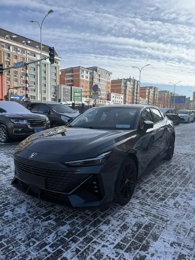 2023 ChangAn UNI-V 1.5T 188HP L4 7DCT