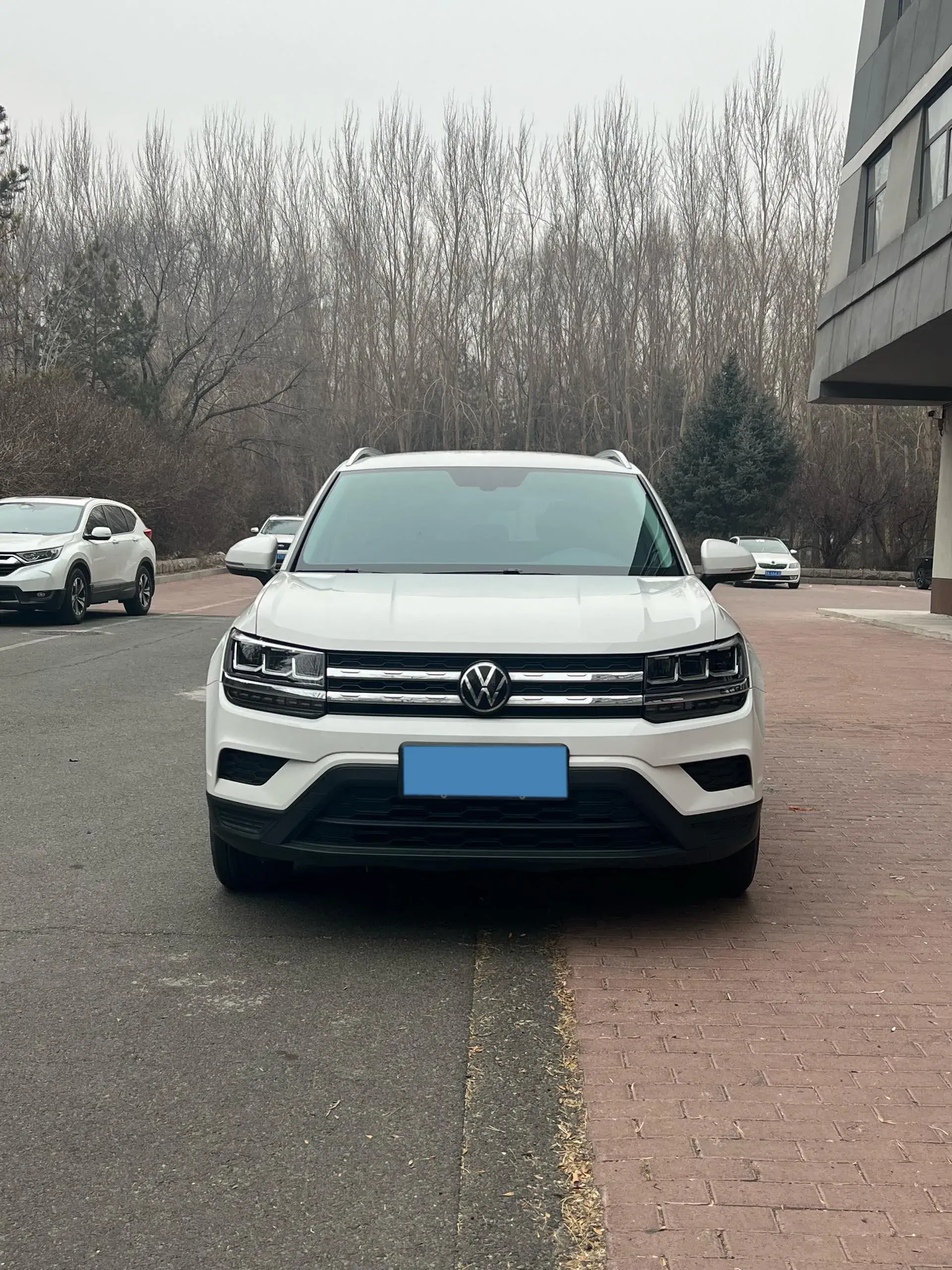 2022 VOLKSWAGEN THARU thumbnail 2