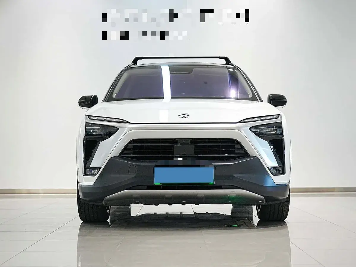 2020 NIO ES8 thumbnail 3