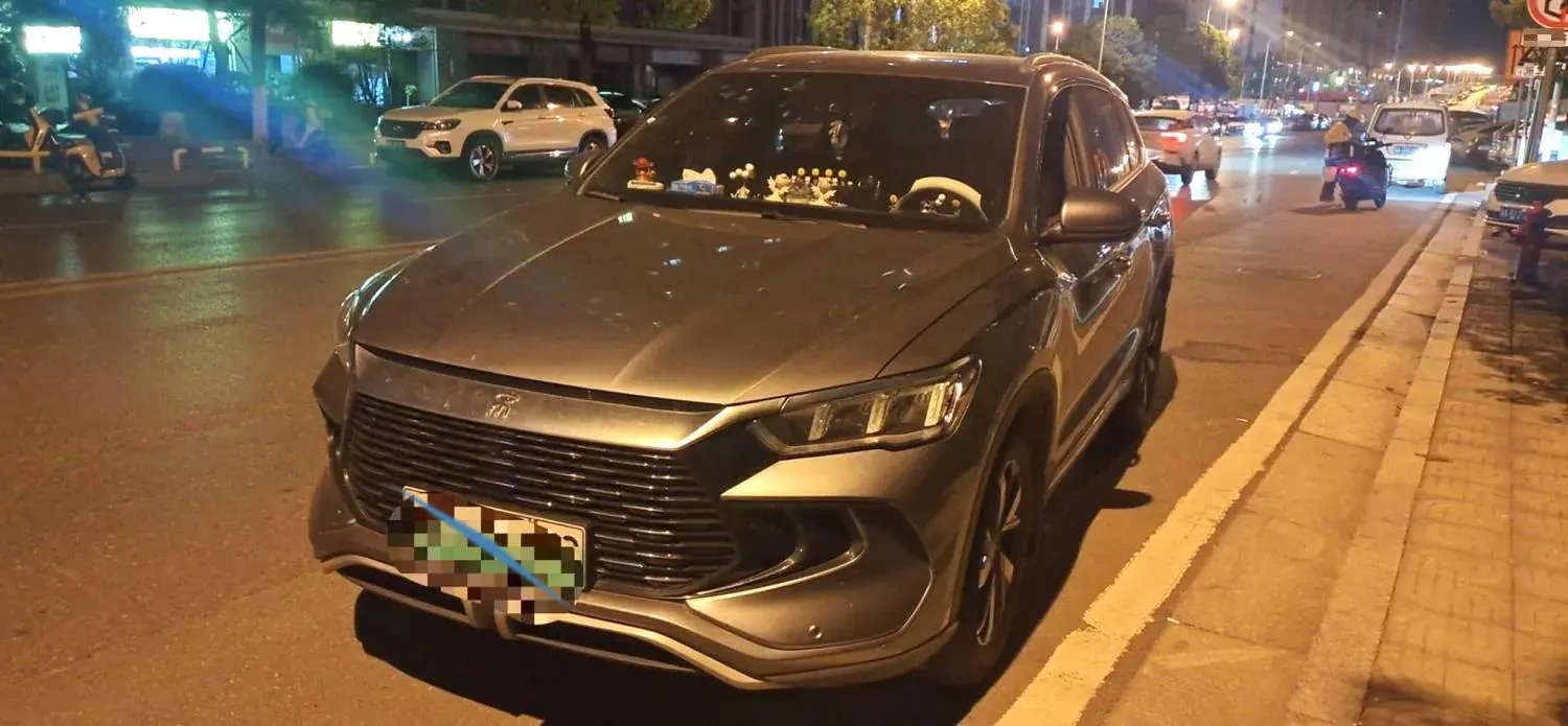 2024 BYD SONG thumbnail 4