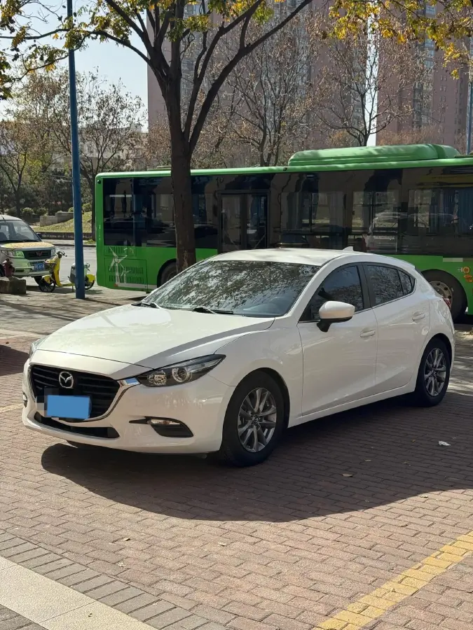 2019 Mazda 3 Axela 1.5L 117HP L4 6AT