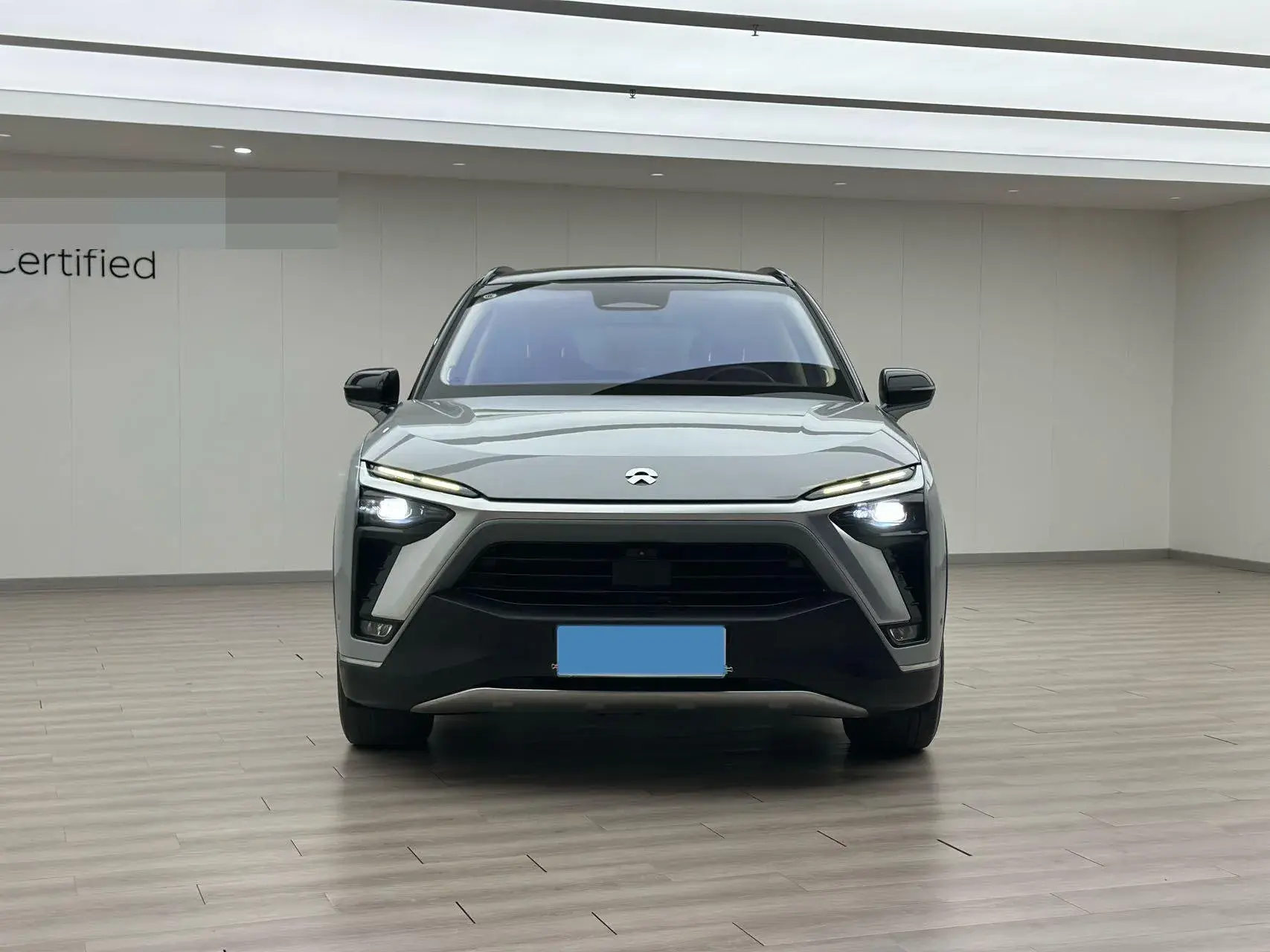 2020 NIO ES8 thumbnail 3