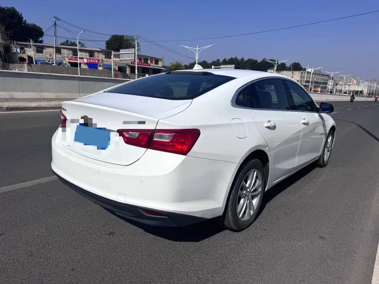 2018 CHEVROLET MALIBU thumbnail 4