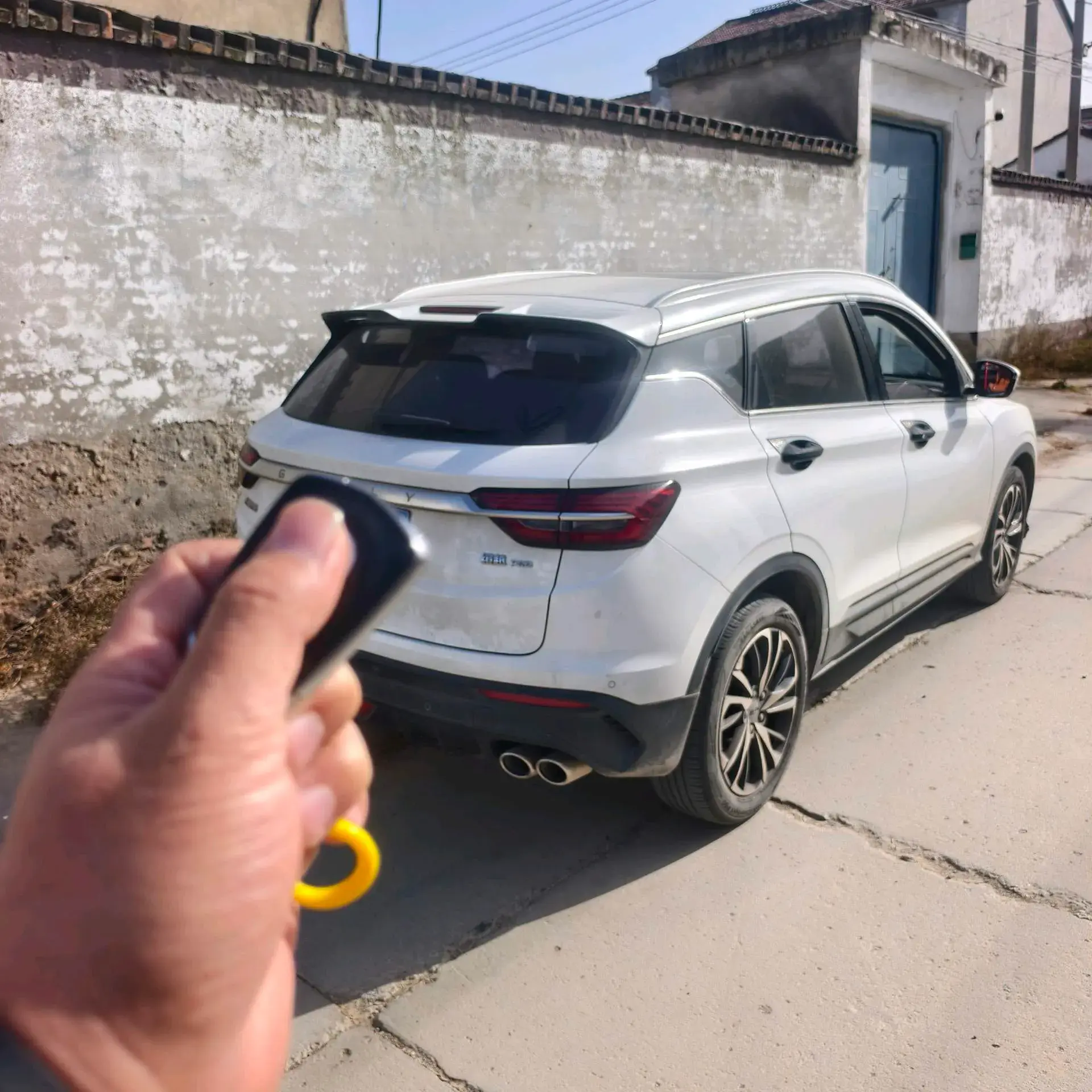2020 GEELY COOLRAY thumbnail 3