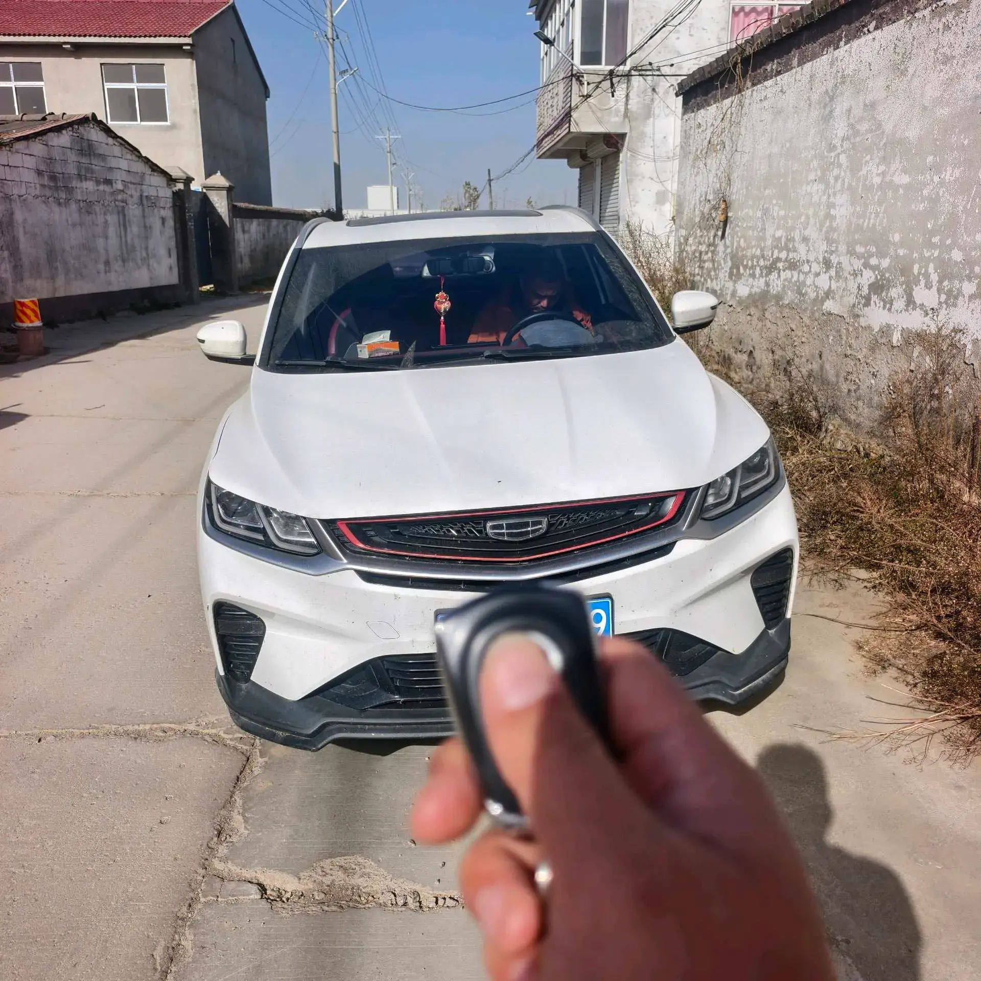 2020 GEELY COOLRAY thumbnail 2
