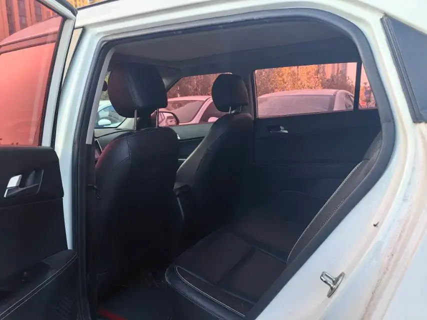 2017 HYUNDAI IX25 thumbnail 4