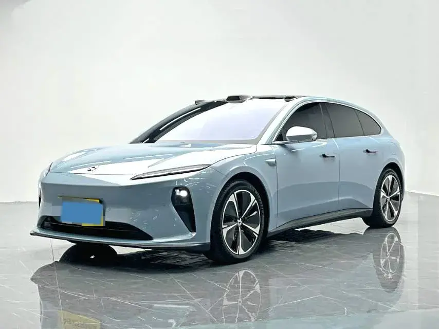 2024 NIO ET5T view 1