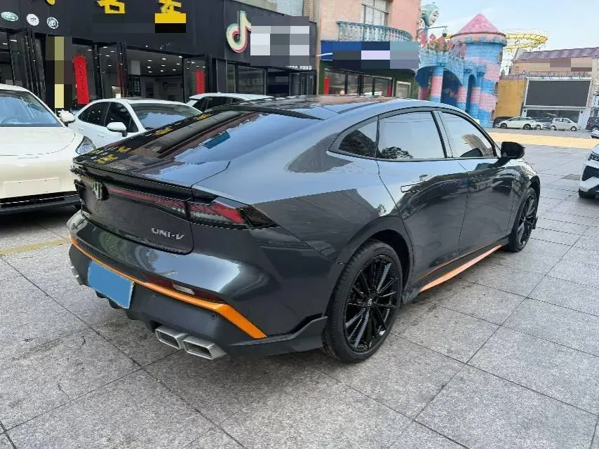2024 ChangAn UNI-V 1.5T 188HP L4 7DCT,autocango,china used car exporter,china ev exporter,chinese used car exporter,chinese used ev exporter
