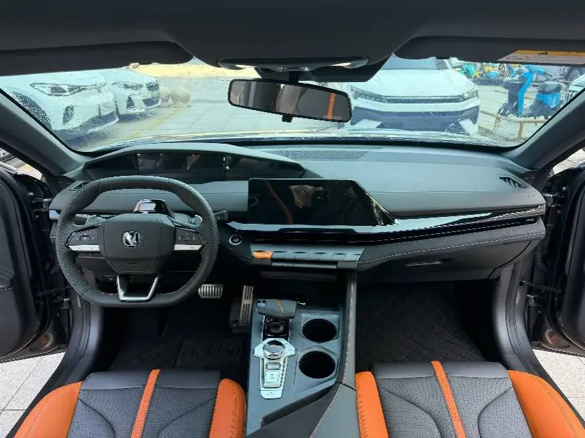 2024 ChangAn UNI-V 1.5T 188HP L4 7DCT,autocango,china used car exporter,china ev exporter,chinese used car exporter,chinese used ev exporter