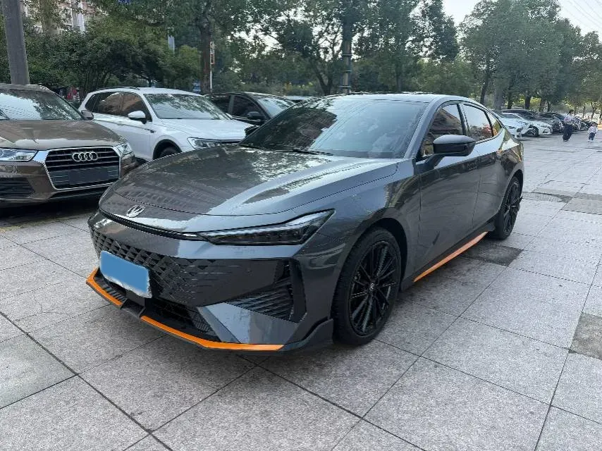 2024 ChangAn UNI-V 1.5T 188HP L4 7DCT,autocango,china used car exporter,china ev exporter,chinese used car exporter,chinese used ev exporter