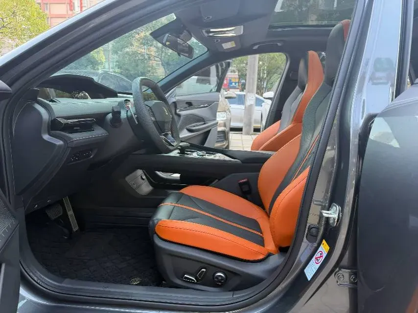 2024 ChangAn UNI-V 1.5T 188HP L4 7DCT,autocango,china used car exporter,china ev exporter,chinese used car exporter,chinese used ev exporter