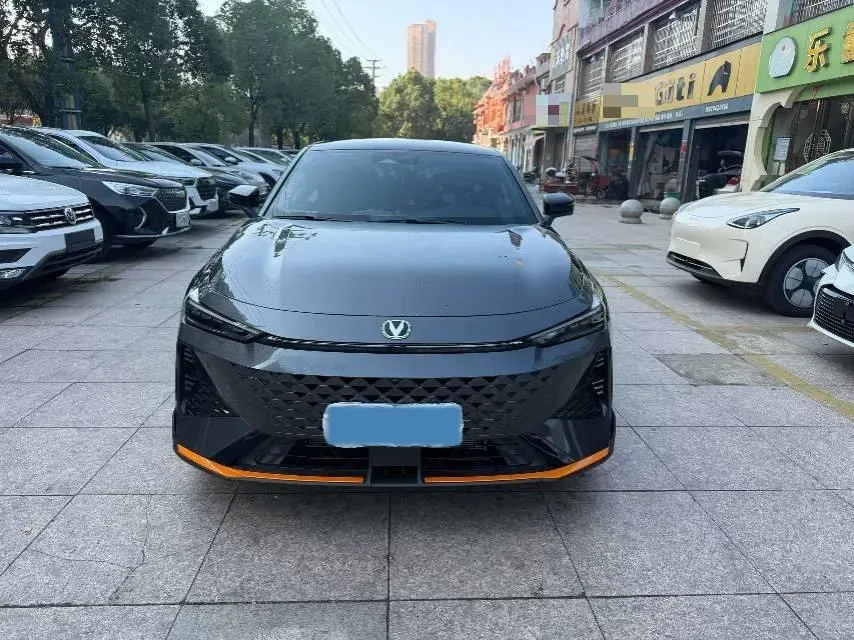 2024 ChangAn UNI-V 1.5T 188HP L4 7DCT,autocango,china used car exporter,china ev exporter,chinese used car exporter,chinese used ev exporter