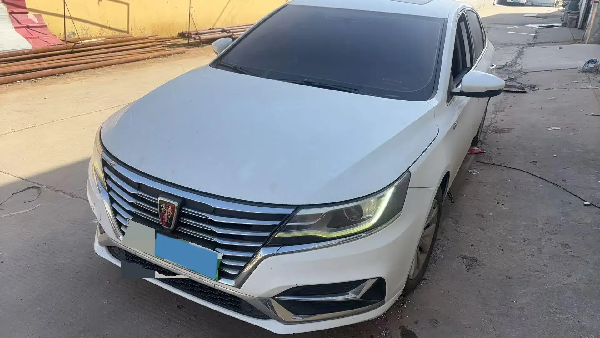 2017 ROEWE I6 view 1