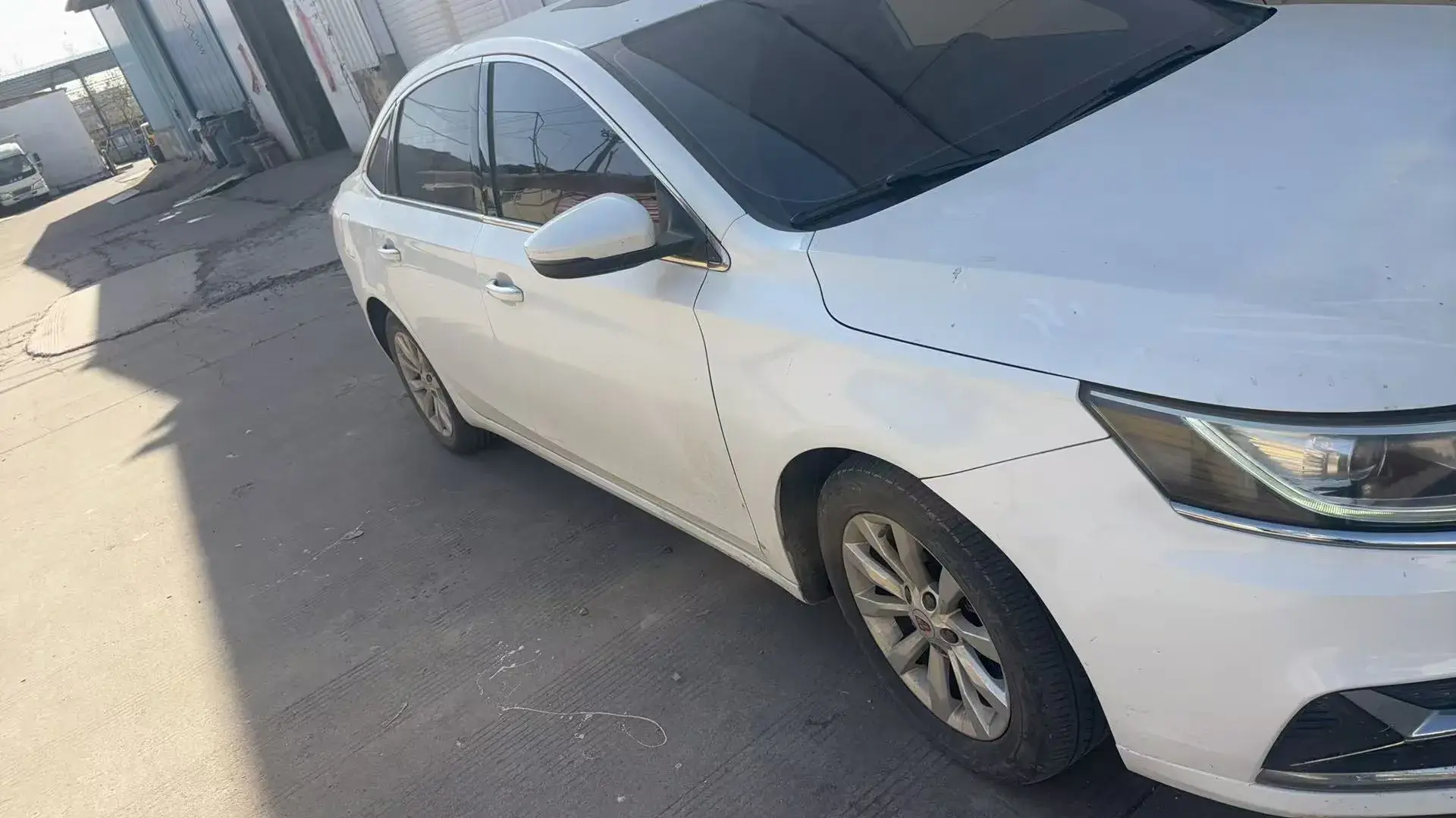 2017 ROEWE I6 thumbnail 4