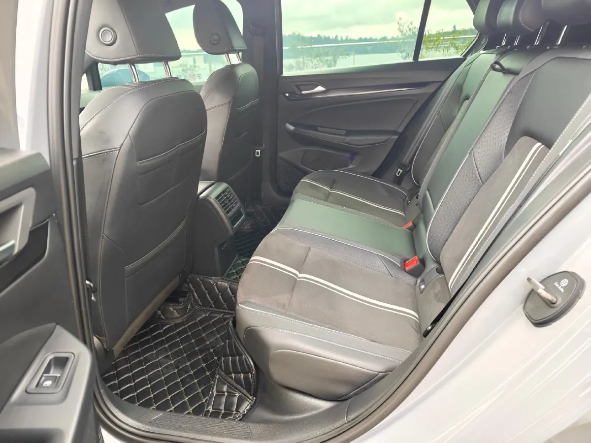 2023 Volkswagen Golf 1.4T 150HP L4 7DCT,autocango,china used car exporter,china ev exporter,chinese used car exporter,chinese used ev exporter