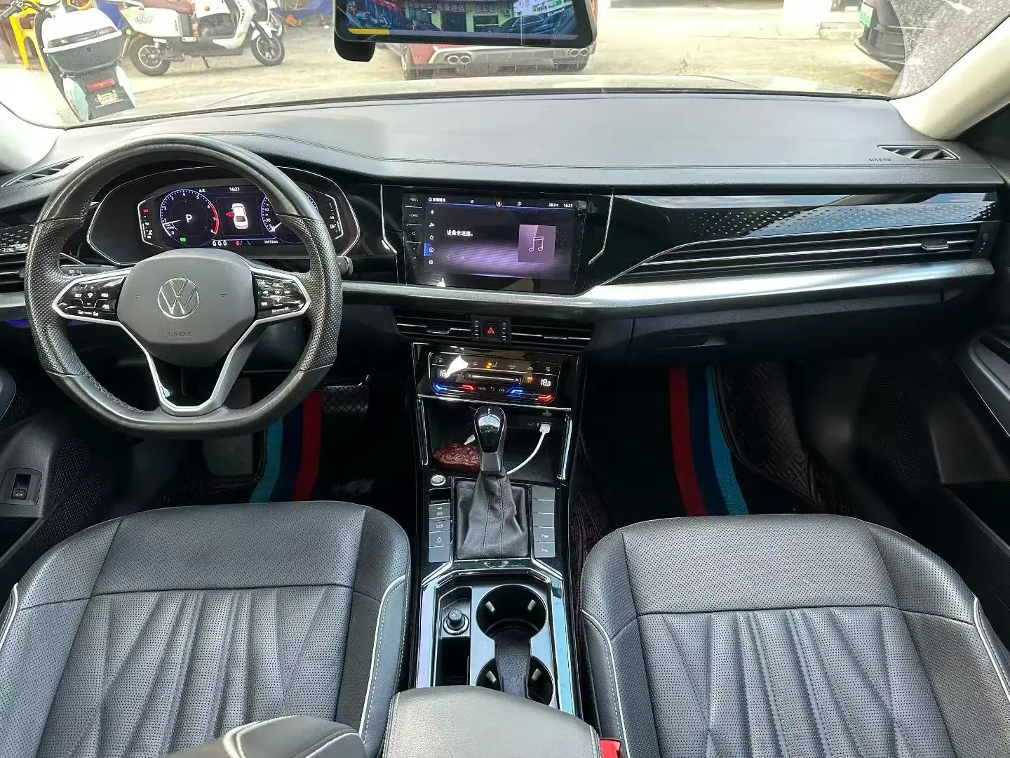 2022 VOLKSWAGEN PASSAT thumbnail 2