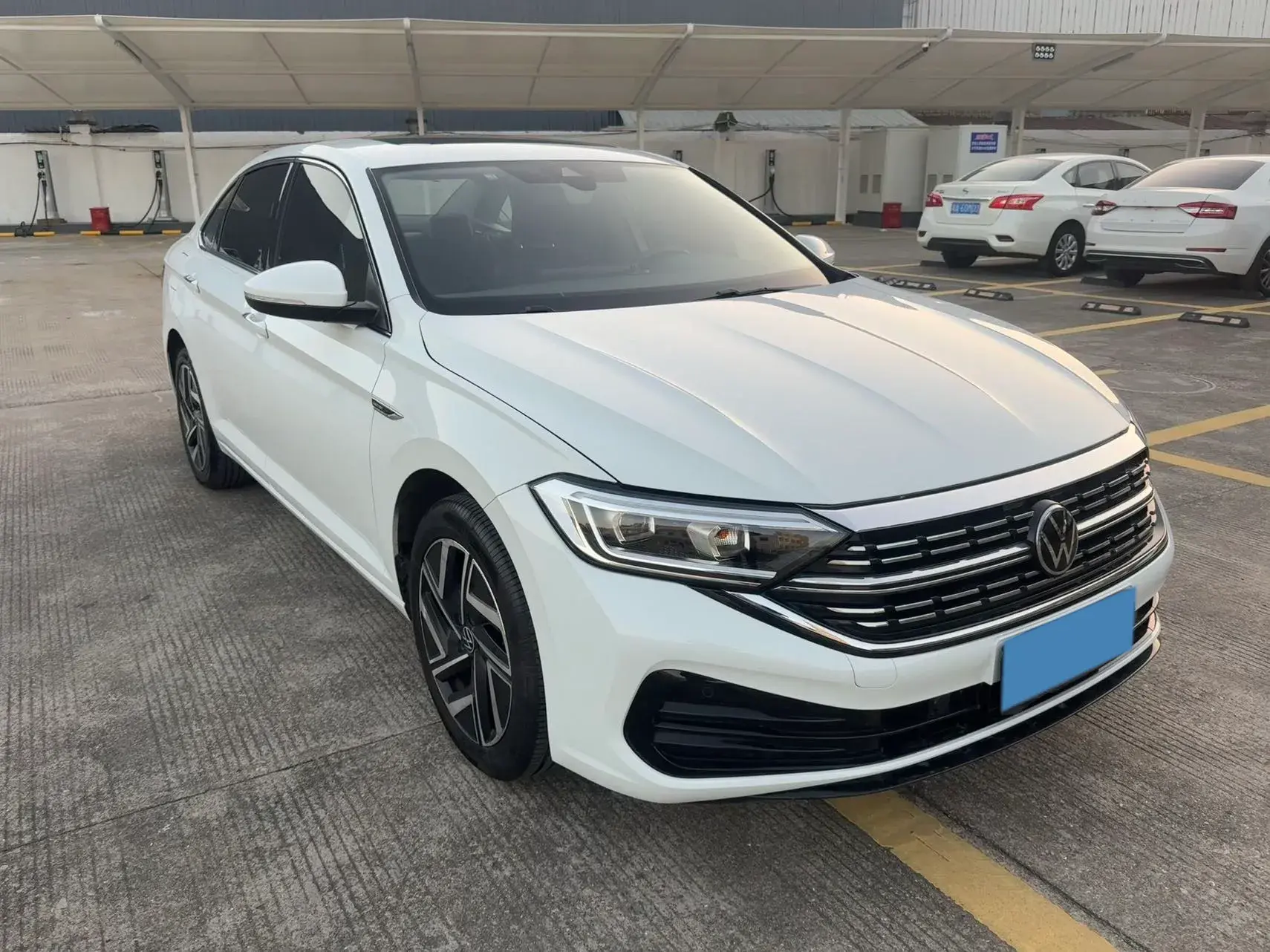 2022 VOLKSWAGEN SAGITAR thumbnail 3