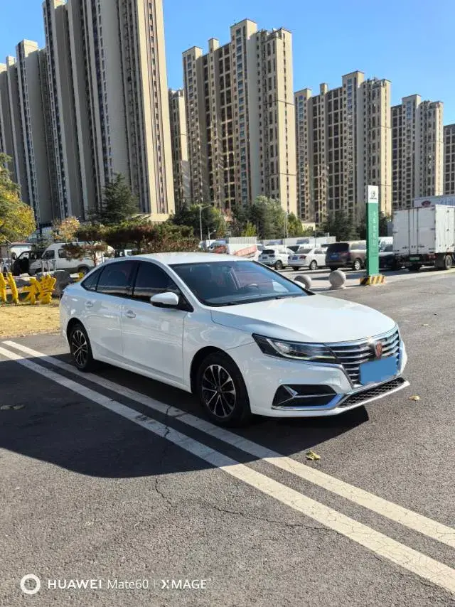2020 ROEWE I6 thumbnail 3