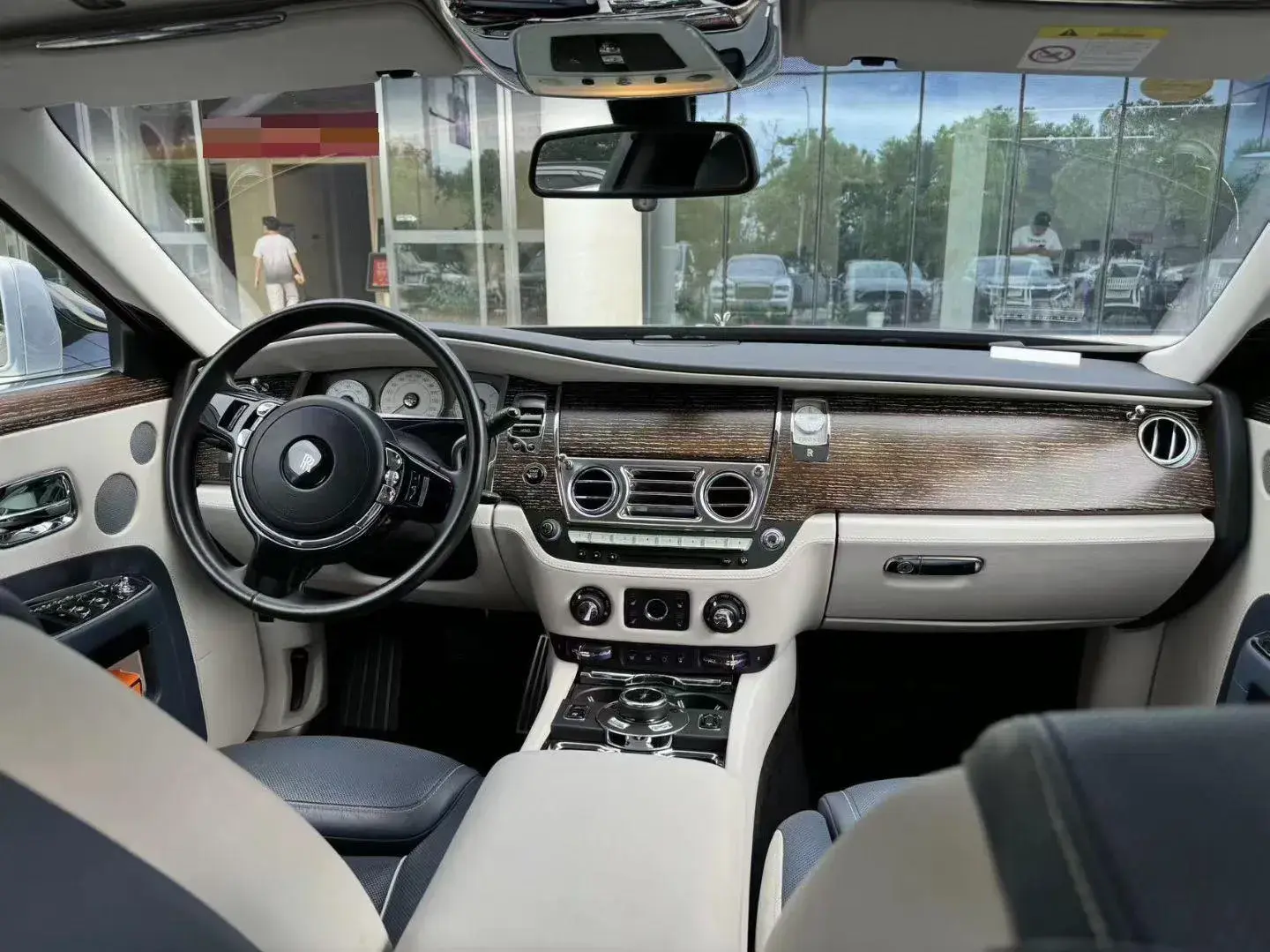 2015 ROLLS-ROYCE GHOST thumbnail 3