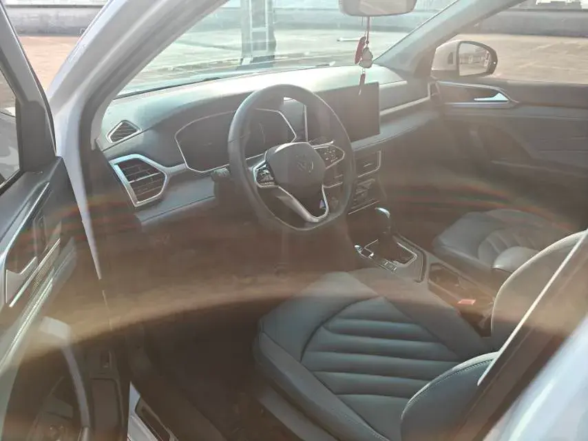 2023 VOLKSWAGEN THARU thumbnail 4