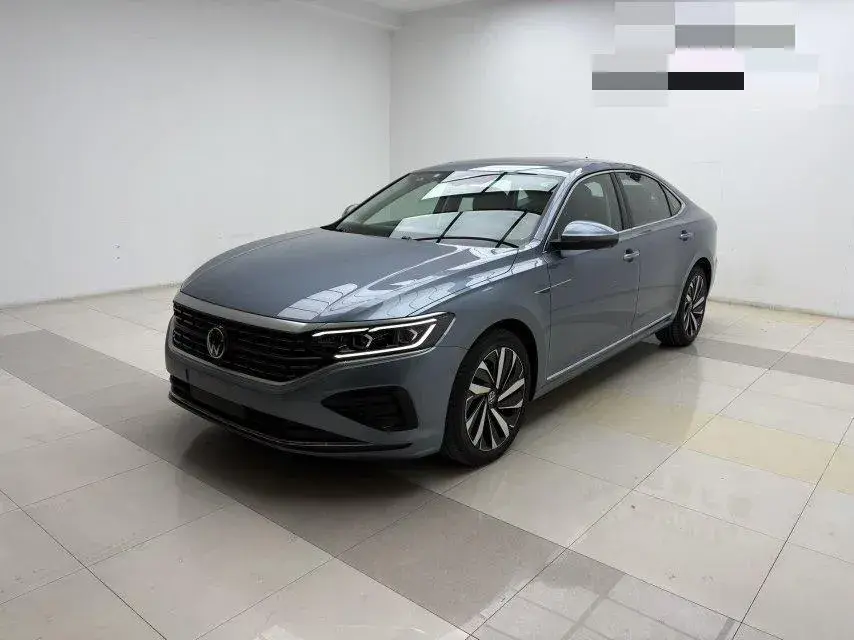 2023 VOLKSWAGEN PASSAT view 1