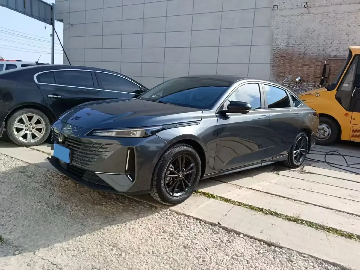 2023 ChangAn Lamore 1.5T 170HP L4 7DCT