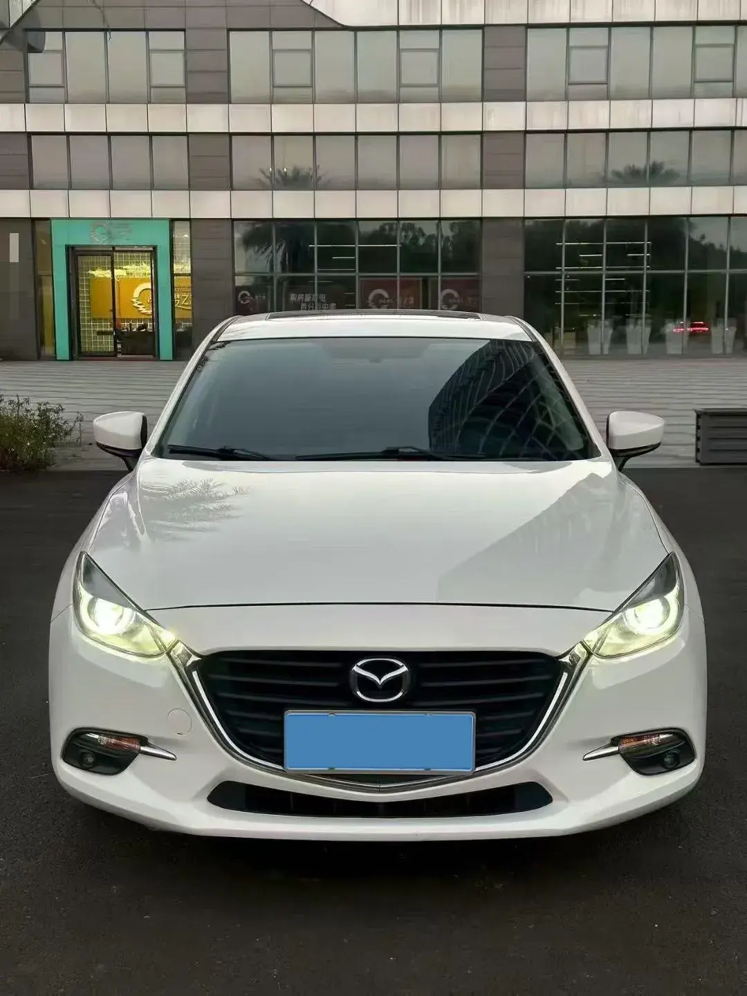 2017 MAZDA 3 thumbnail 2