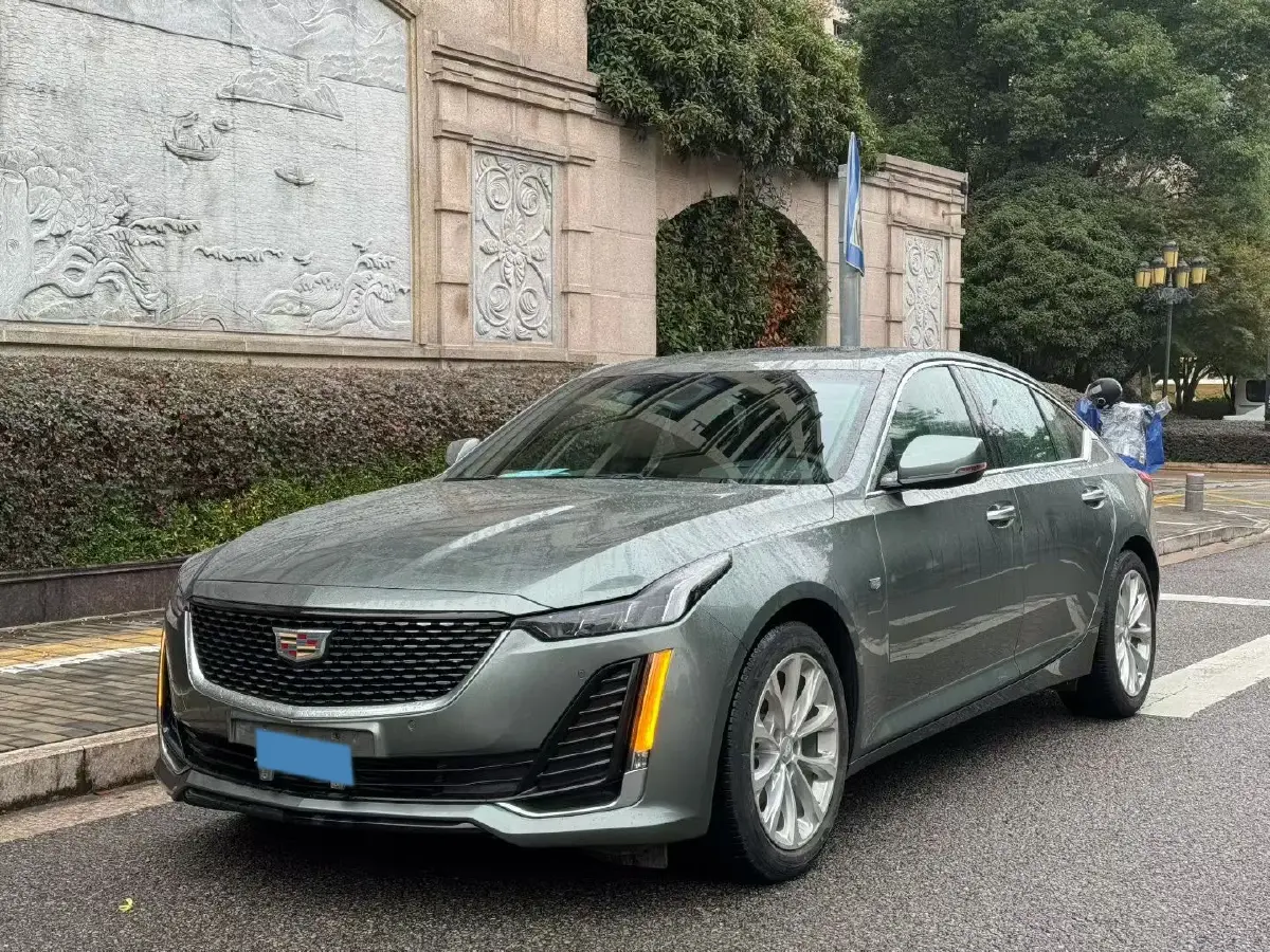 2022 Cadillac CT5 2.0T 237HP L4 10AT