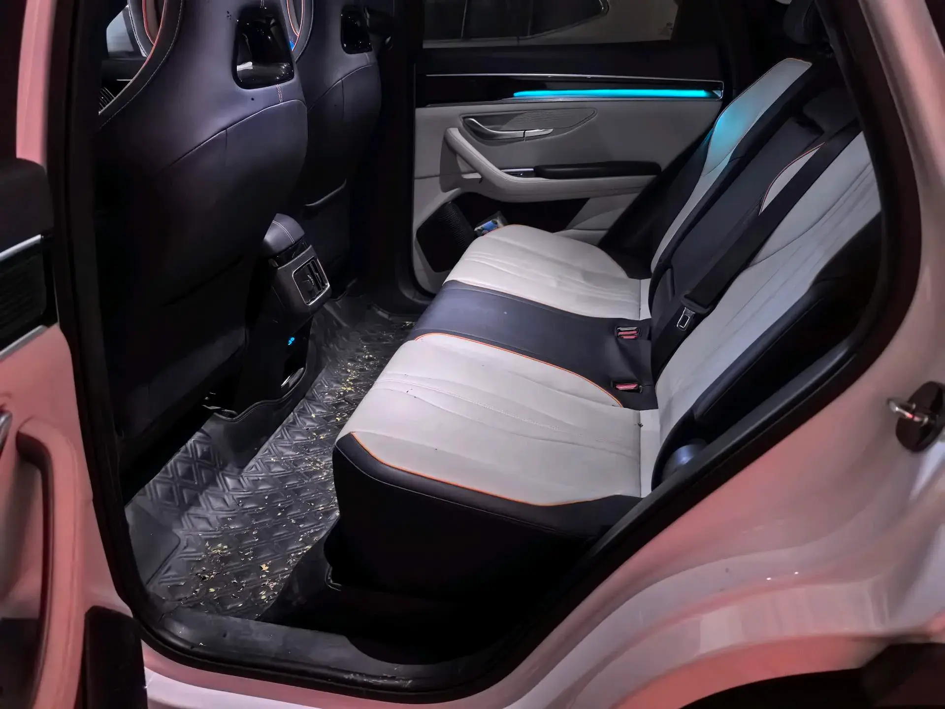 2023 BYD SONG thumbnail 3