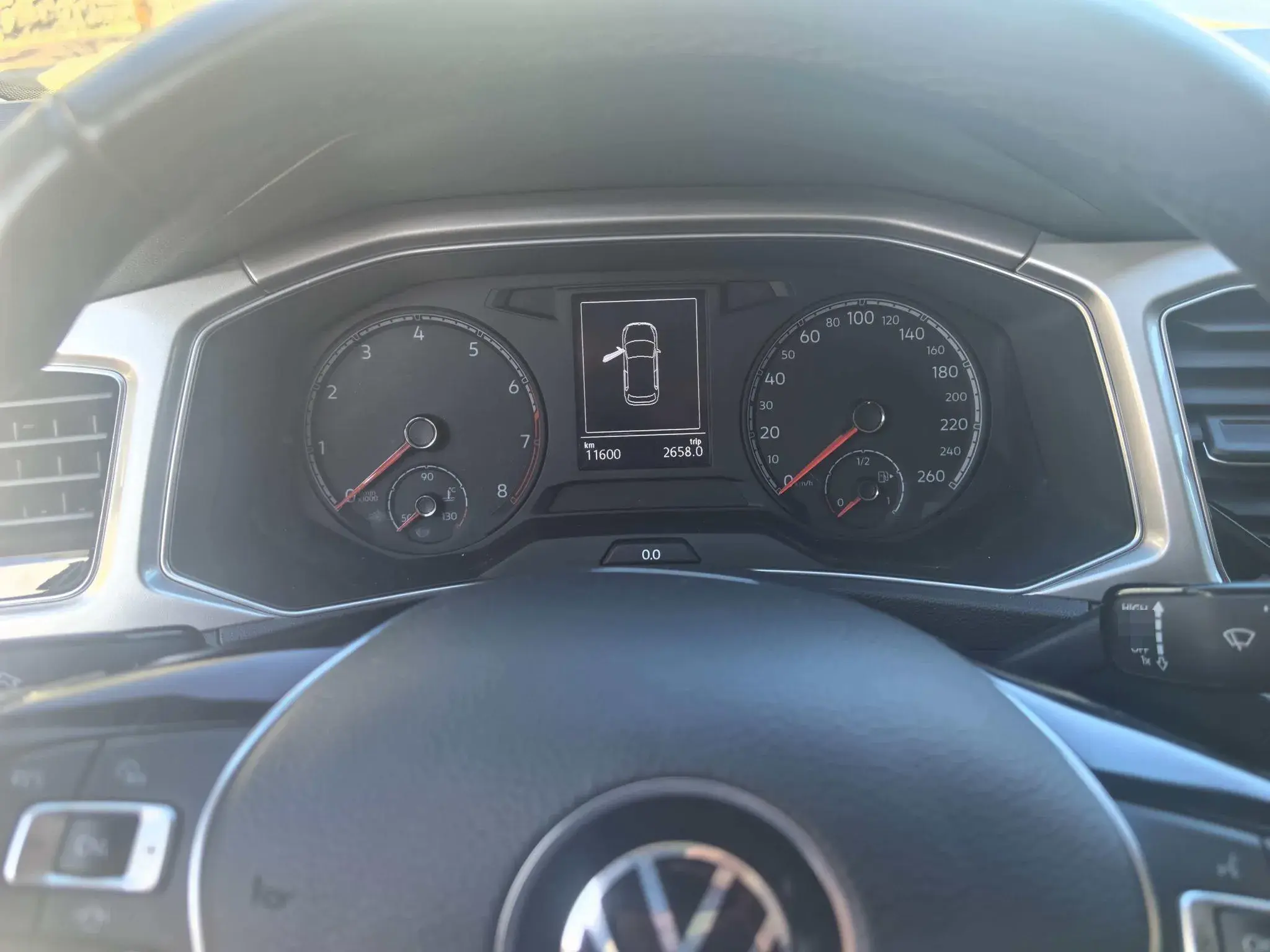 2022 VOLKSWAGEN T-ROC thumbnail 2